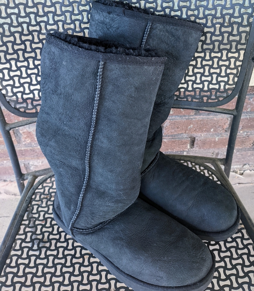 Classic Tall black Uggs